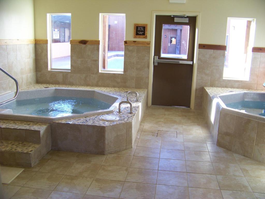 Three Bear Lodge West Yellowstone Εξωτερικό φωτογραφία
