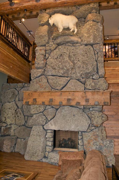 Three Bear Lodge West Yellowstone Εξωτερικό φωτογραφία