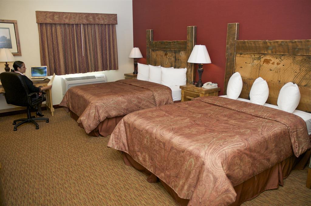 Three Bear Lodge West Yellowstone Δωμάτιο φωτογραφία