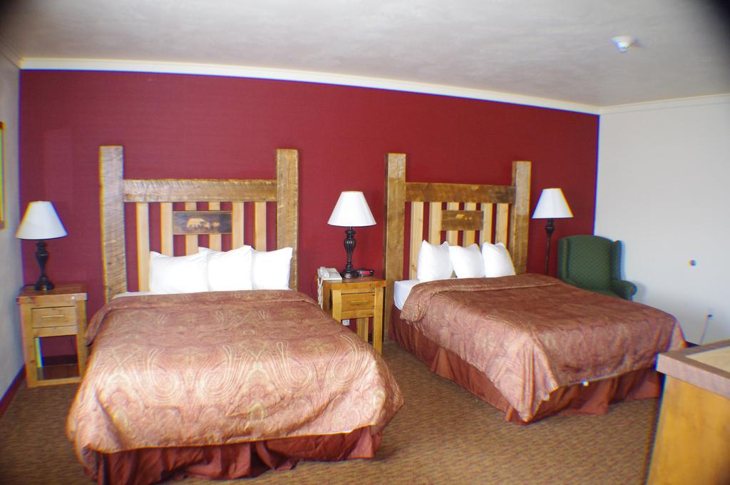 Three Bear Lodge West Yellowstone Εξωτερικό φωτογραφία