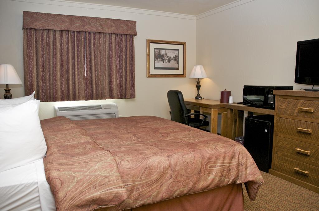 Three Bear Lodge West Yellowstone Εξωτερικό φωτογραφία