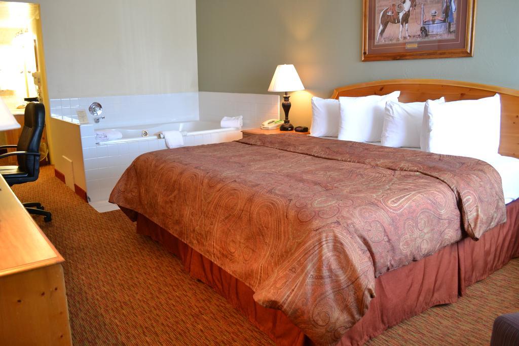 Three Bear Lodge West Yellowstone Δωμάτιο φωτογραφία