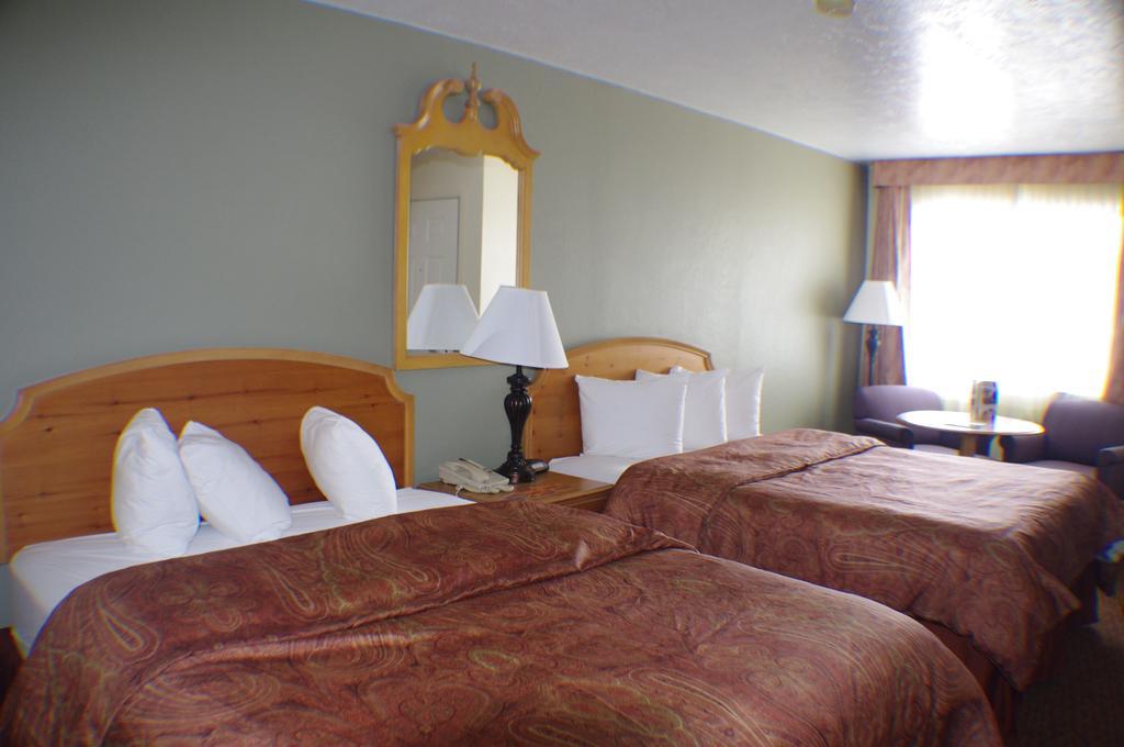 Three Bear Lodge West Yellowstone Δωμάτιο φωτογραφία